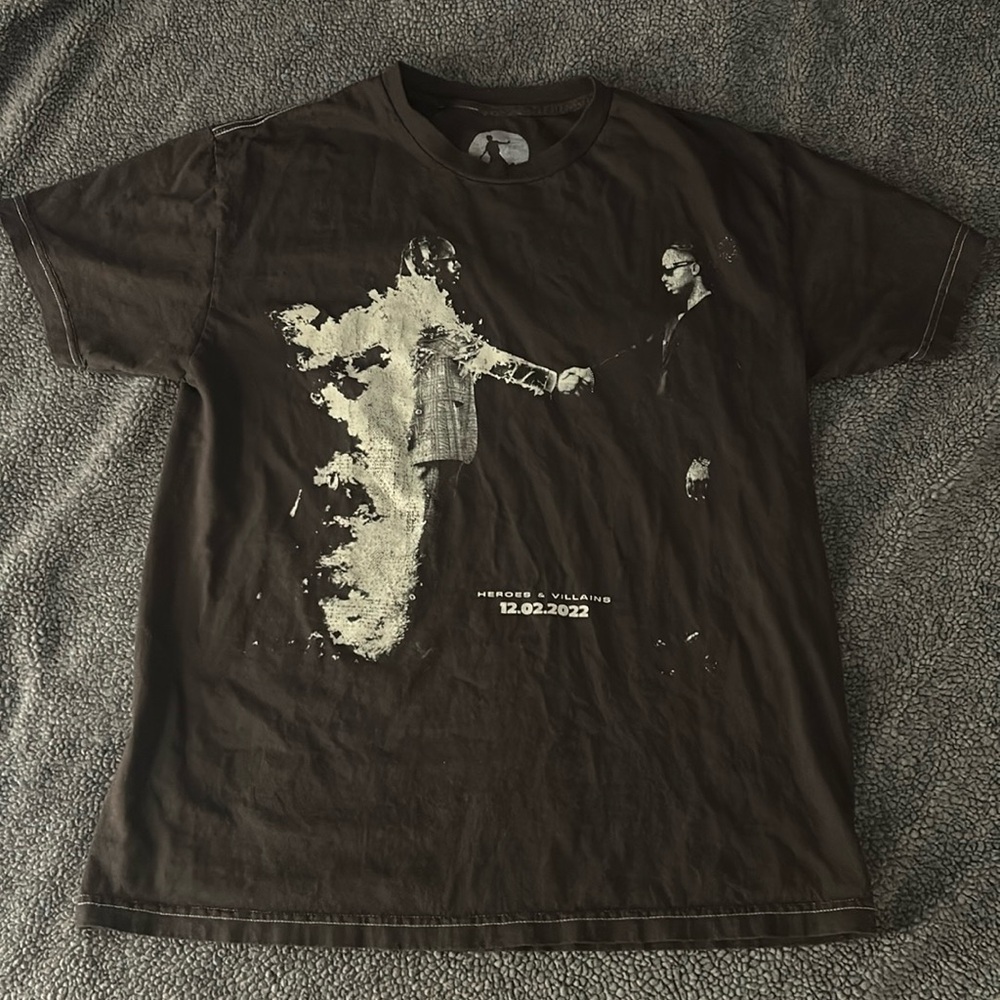 Brand new. Bought like 2 months Ago. I did pull the tag off tho.